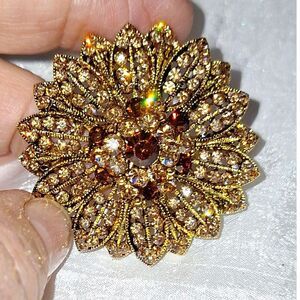 Amber Vintage Brooch Pin Sparkly Pendant Gold Tone Rhinestone Flower Old Money
